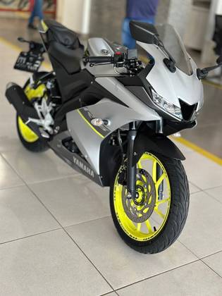 YAMAHA YZF R15 